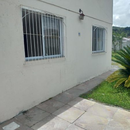 Casa Agradavel Em Camboriu Com Estacionamento No Patio Exterior photo
